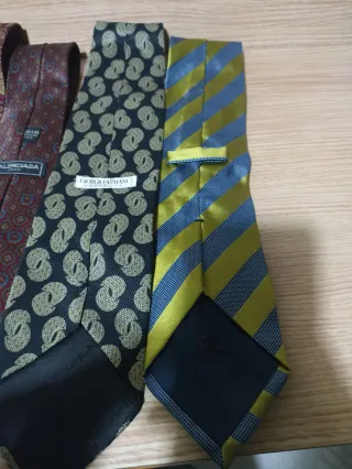 Lotes de Corbatas de Diseñador: Dior, Armani, Bale