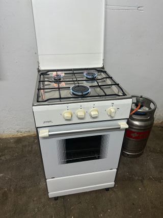 Cocina de gas butano con horno