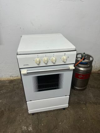 Cocina de gas butano con horno