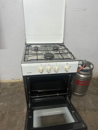 Cocina de gas butano con horno
