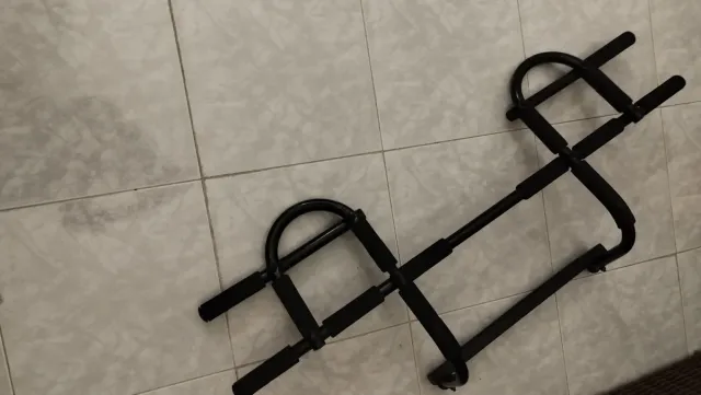 Barra dominadas para marco de puerta