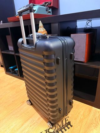 Maleta de viaje mediana negra