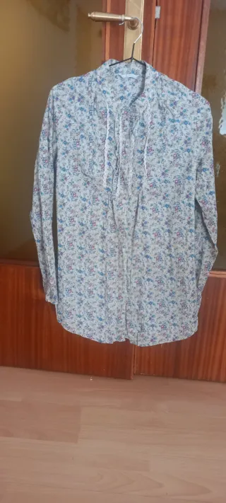 Blusa floral manga larga