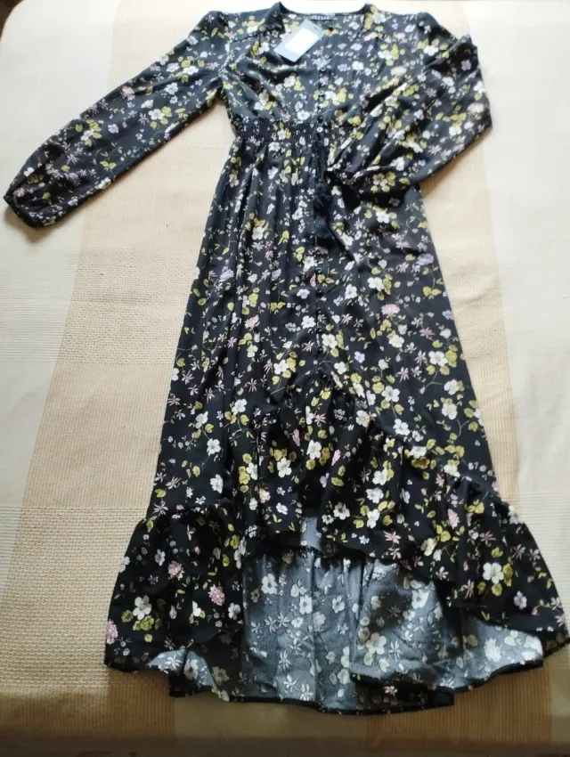 Vestido midi negro floral