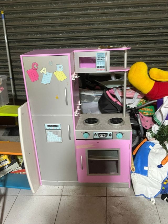 Cucina giocattolo con accessori