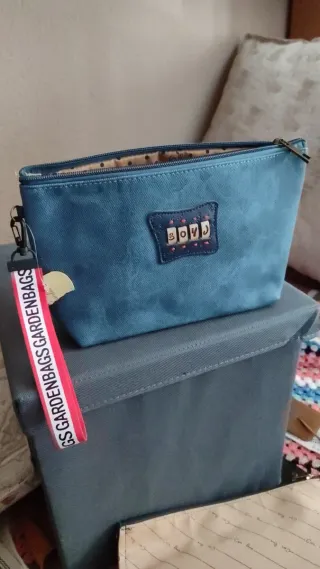 Bolso azul de piel