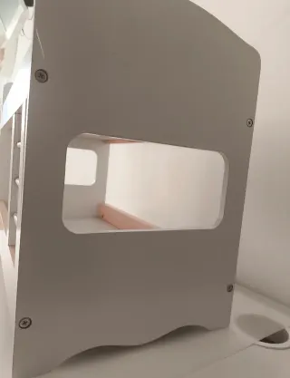 Literas de madera para muñecas