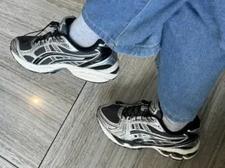 Asics Zapatillas Running Plata y Negro