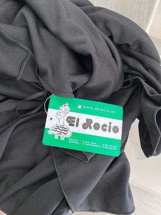 Falda flamenca negra con volantes.
