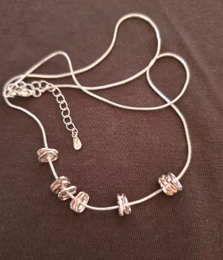 Collar de Plata con Abalorios