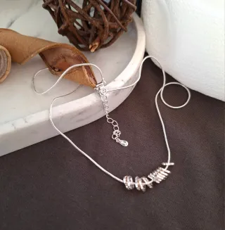 Collar de Plata con Abalorios