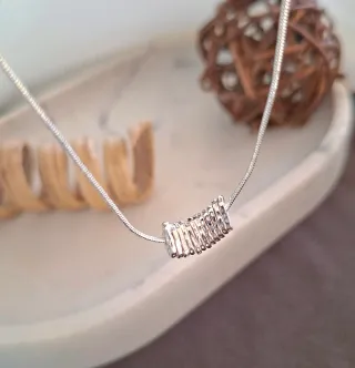 Collar de Plata con Abalorios