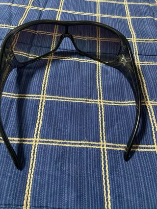 Occhiali da sole Miu Miu neri con custodia