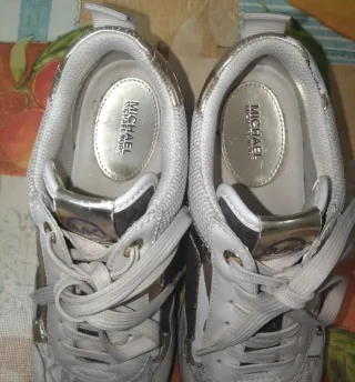 Deportivas Michael Kors Mujer Beige & Blanco.