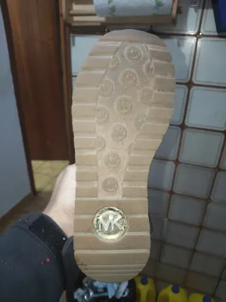 Deportivas Michael Kors Mujer Beige & Blanco.