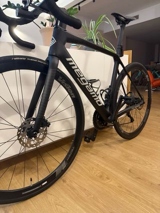 Bicicleta de carretera Megamo Raise