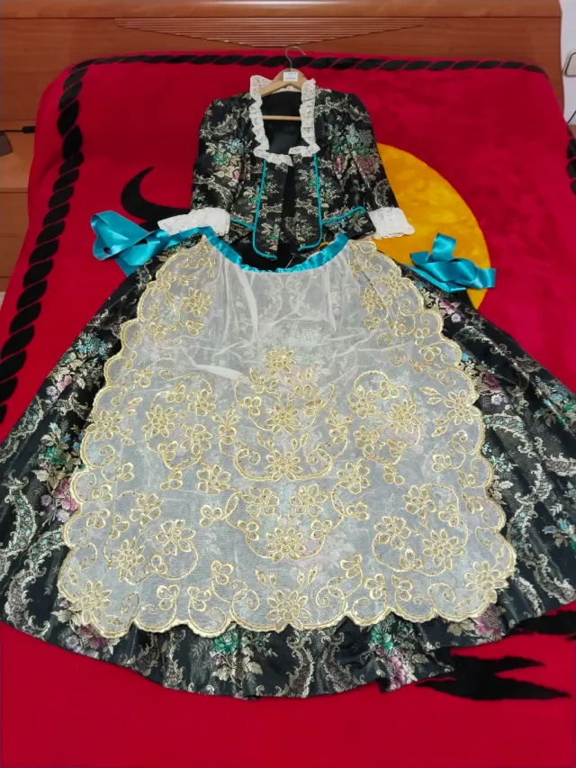 Traje de Fallera Talla S con 2 corpiños