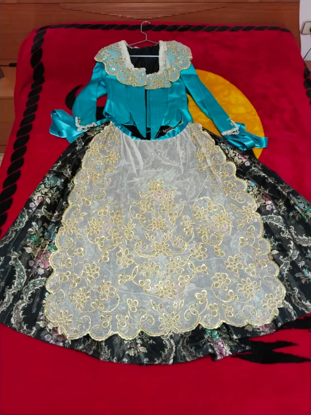 Traje de Fallera Talla S con 2 corpiños