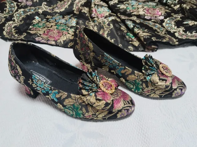 Traje de Fallera Talla S con 2 corpiños