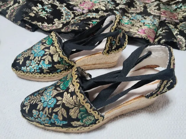 Traje de Fallera Talla S con 2 corpiños