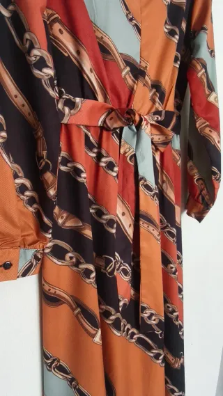 Vestido midi estampado cadenas