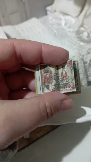 Libro aperto miniatura Dollhouse 1:12