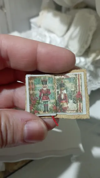 Libro aperto miniatura Dollhouse 1:12