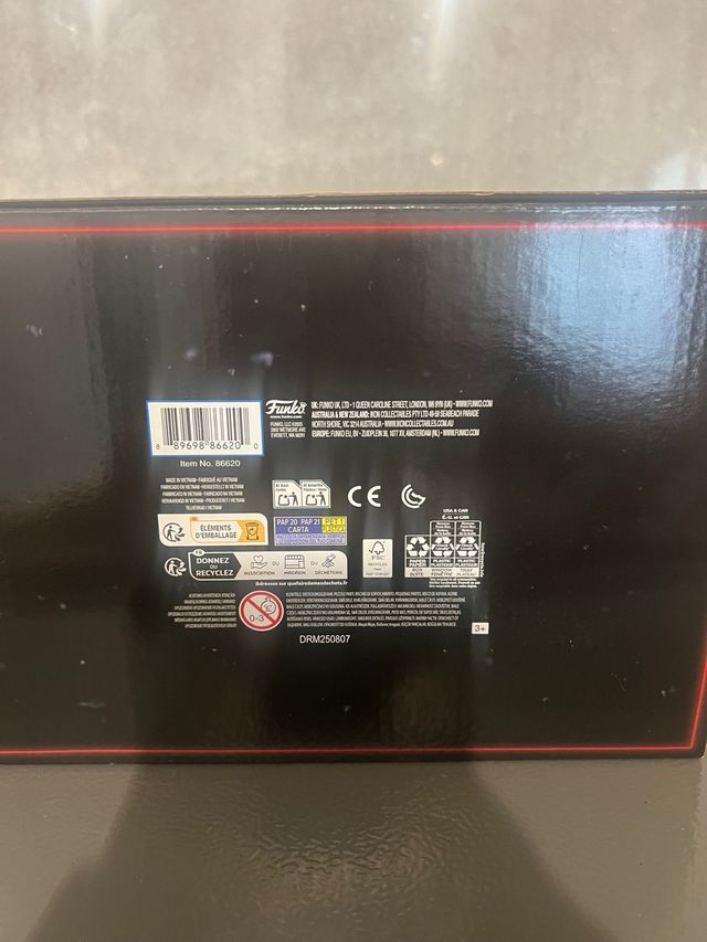 Funko Pop! Stranger Things Robin con WSQK