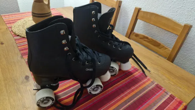 Patines negros talla 38