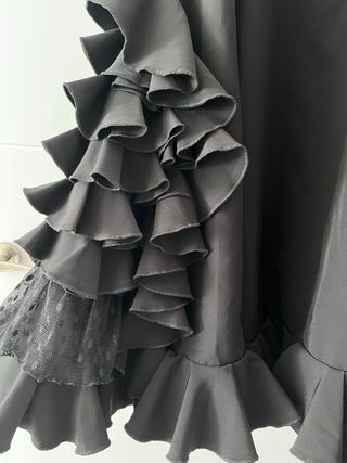 Falda flamenca negra con volantes