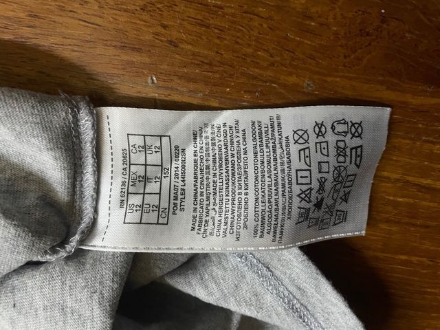 Guess T-shirt manica lunga grigia bambino