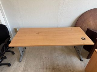 Escritorio de oficina modular madera y metal