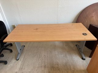 Escritorio de oficina modular madera y metal