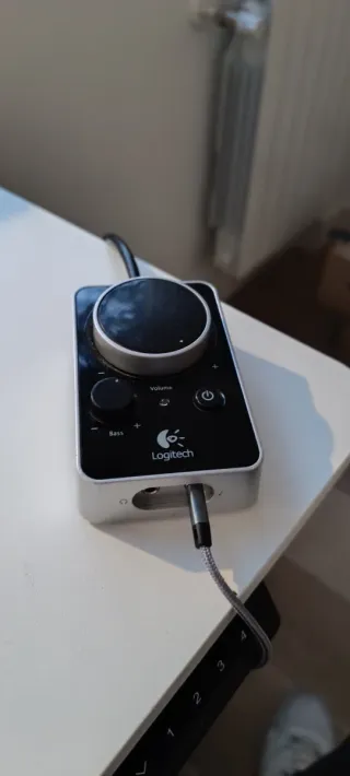 Altavoces 2.1 Logitech Z4