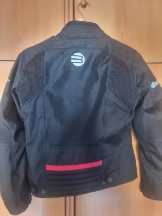 Chaqueta de moto negra