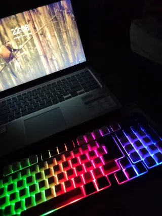 Teclado Mecánico RGB Blanco con rueda de sonido