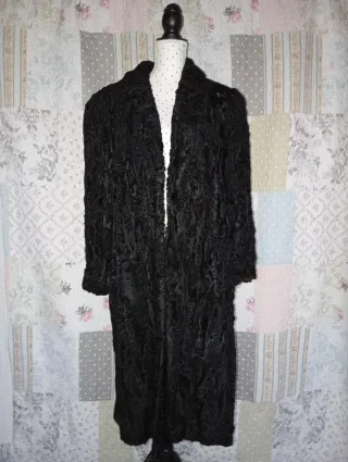 Abrigo de astracán negro