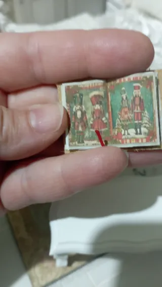 Libro aperto miniatura Dollhouse 1:12