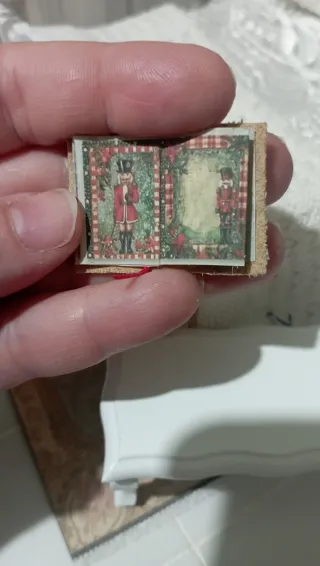 Libro aperto miniatura Dollhouse 1:12