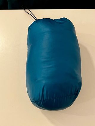 Chaqueta Quechua ligera.