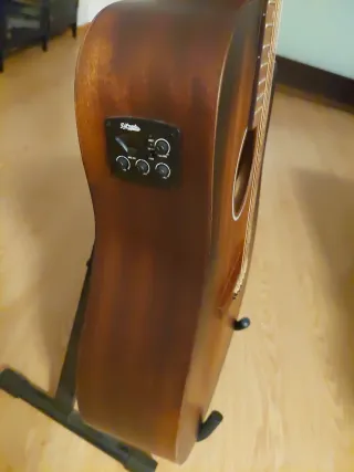 Guitarra Acústica Marrón