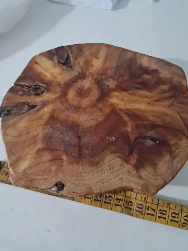 Cenicero de madera rústica artesanal