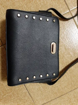 Borsa tracolla Stradivarius blu con borchie