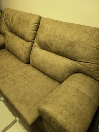 Sofá cómodo y moderno color beige