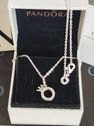 Charm Colgante Corona O Abierta y Cadena