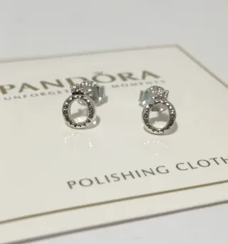 Pendientes Cadena Colgante Corona O y Logo