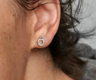 Pendientes Cadena Colgante Corona O y Logo