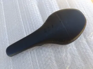 Sillín Fizik Tundra M5 Negro