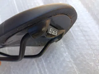 Sillín Fizik Tundra M5 Negro