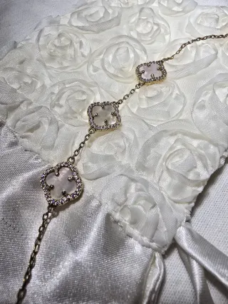 Bracciale oro 3 fiori madreperla zirconi